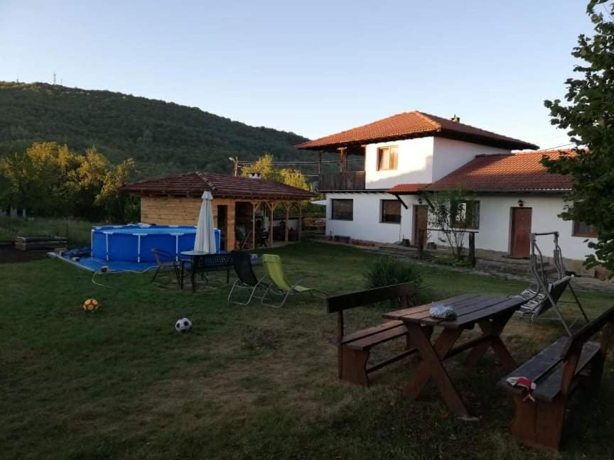Guest House Yana Tŭrkasheni Extérieur photo