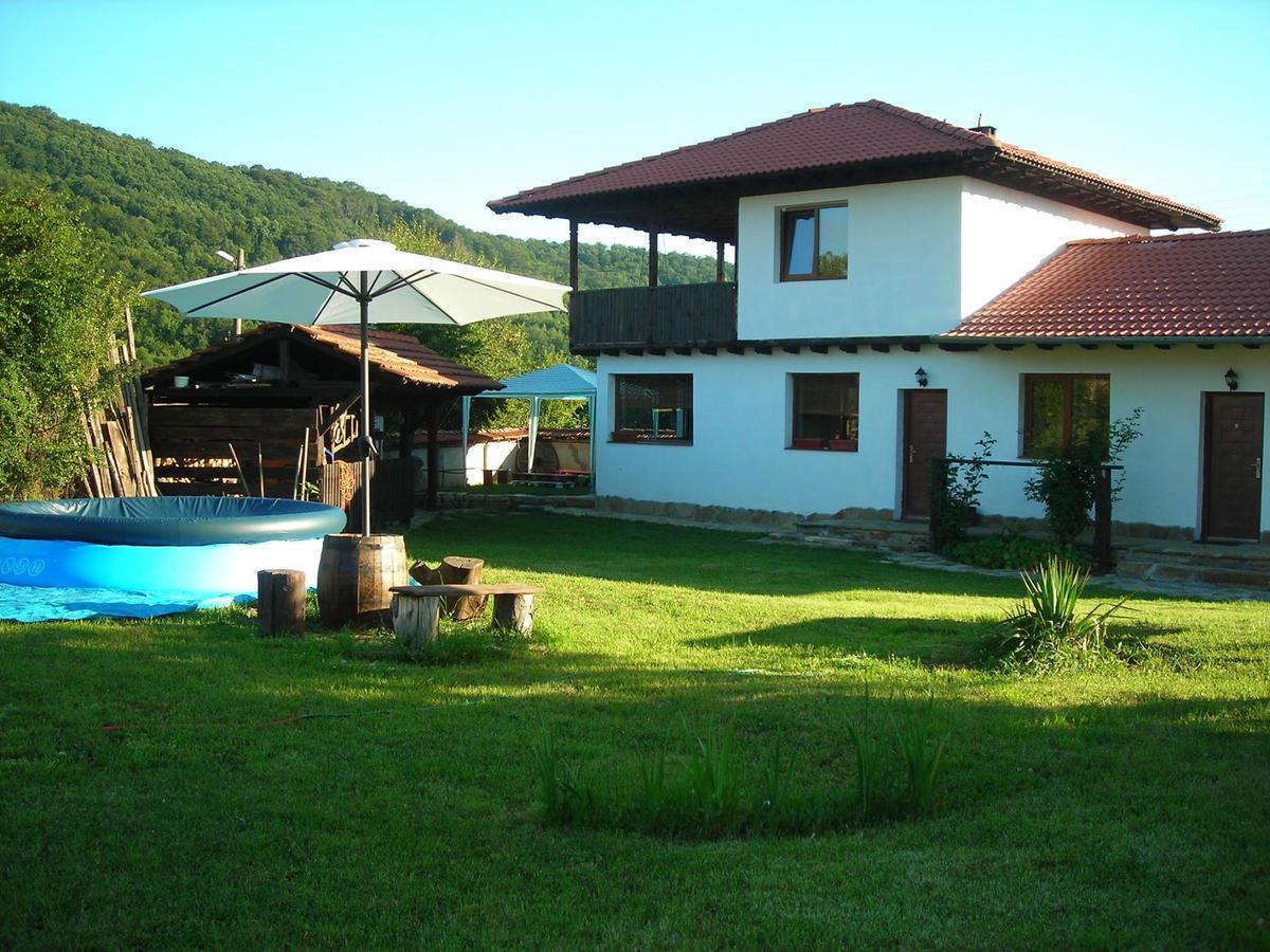 Guest House Yana Tŭrkasheni Extérieur photo
